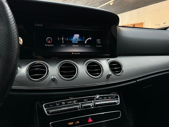 Mercedes-Benz E220 12 of 17