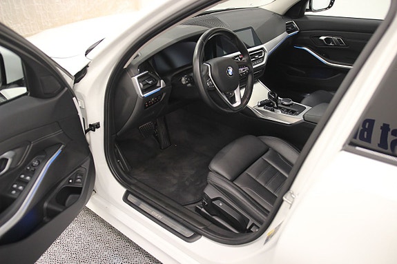 BMW 330e 2 of 8