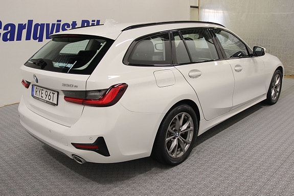 BMW 330e 4 of 8