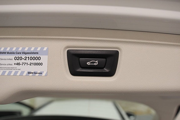 BMW 330e 8 of 8
