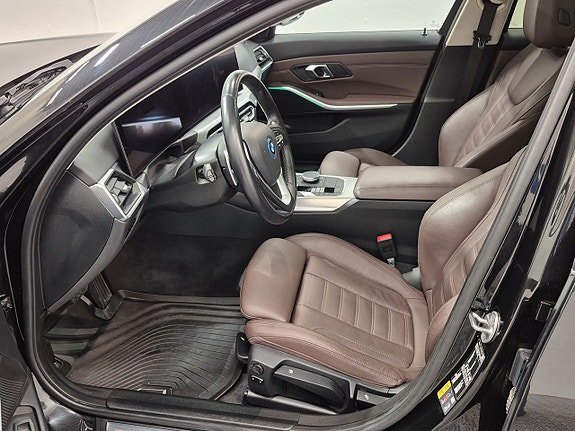BMW 330e 2 of 10