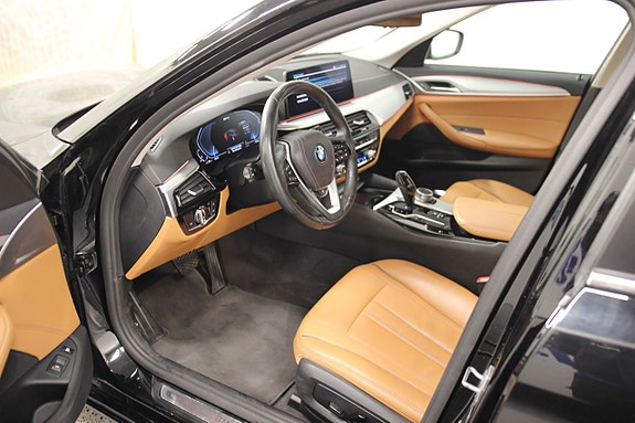 BMW 530e 2 of 12