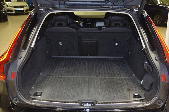 Volvo V90 Cross Country 7 of 7