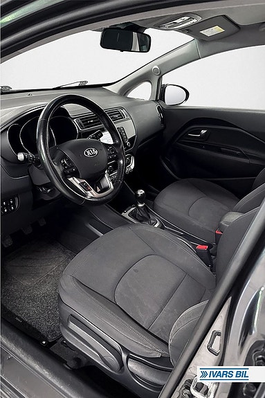 Kia Rio 4 of 5