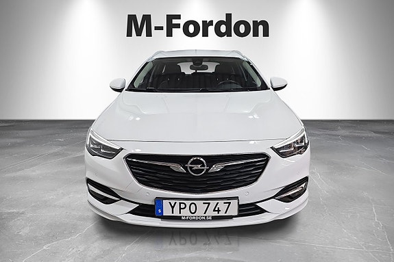 Opel Insignia 2 of 5