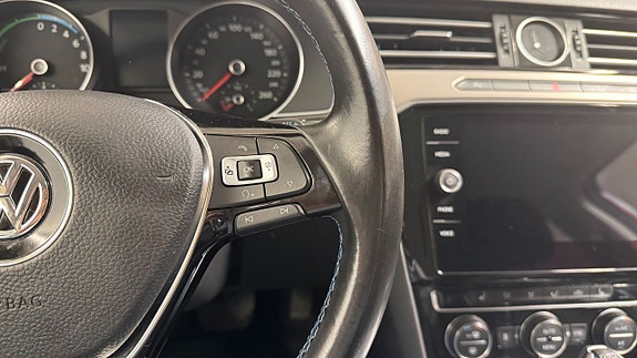 Volkswagen Passat 14 of 19