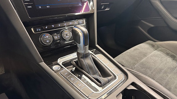 Volkswagen Passat 15 of 19