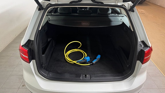 Volkswagen Passat 5 of 19