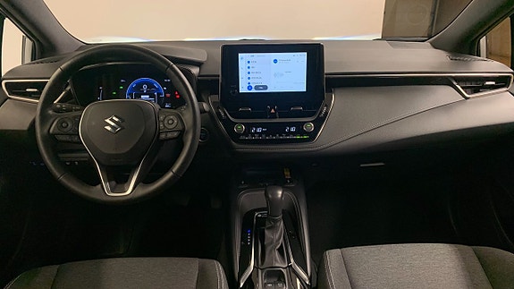 Suzuki Swace 8 of 19