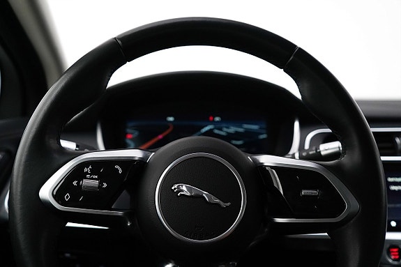 Jaguar I-PACE 9 of 23
