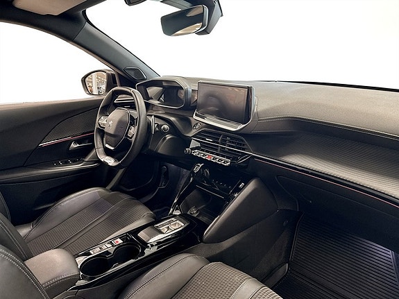 Peugeot 2008 12 of 16