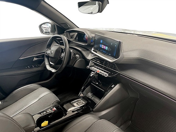 Peugeot 2008 12 of 16