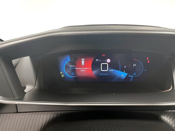 Peugeot 2008 9 of 16