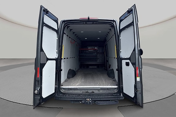 Volkswagen Crafter 9 of 9