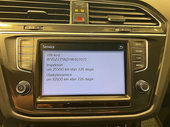 Volkswagen Tiguan 14 of 27