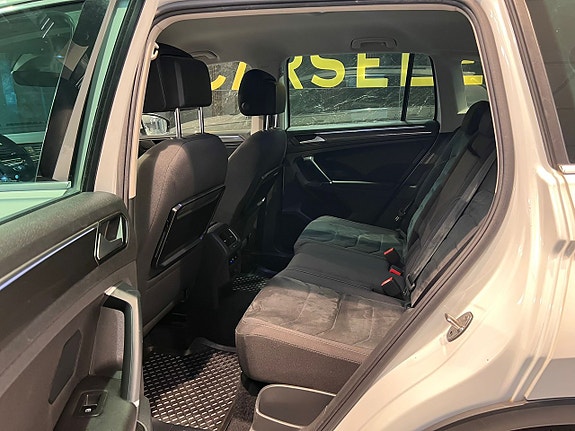 Volkswagen Tiguan 18 of 27