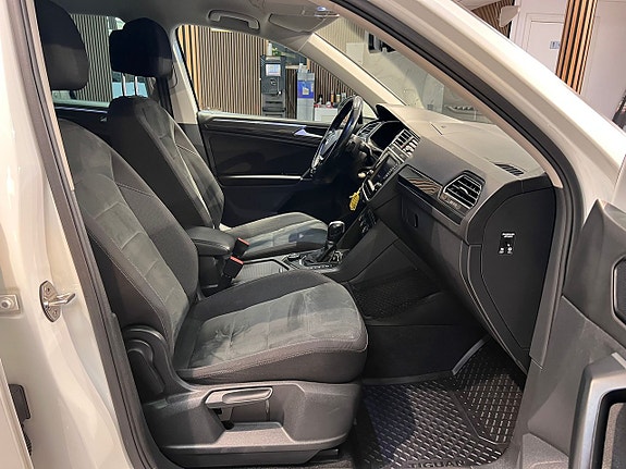 Volkswagen Tiguan 19 of 27