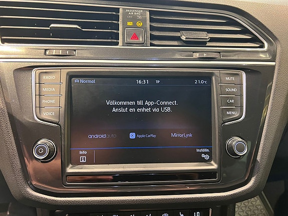 Volkswagen Tiguan 15 of 27