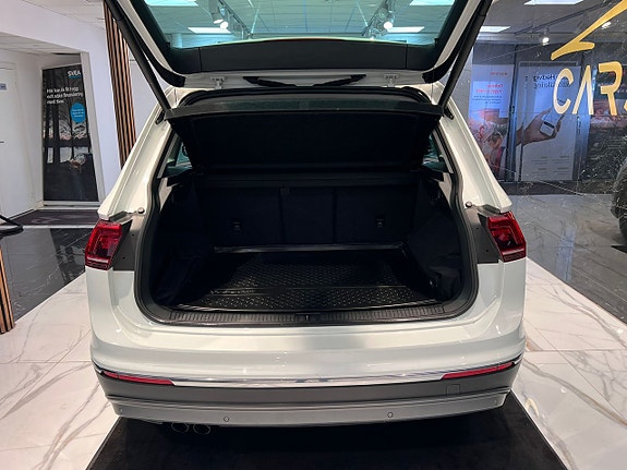 Volkswagen Tiguan 5 of 27