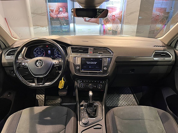 Volkswagen Tiguan 9 of 27