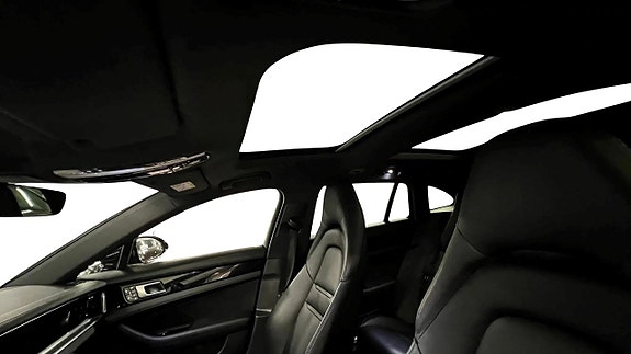 Porsche Panamera 4 13 of 25