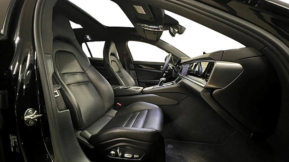 Porsche Panamera 4 18 of 25