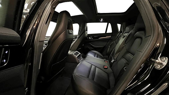 Porsche Panamera 4 14 of 25