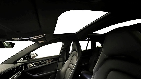 Porsche Panamera 4 13 of 25