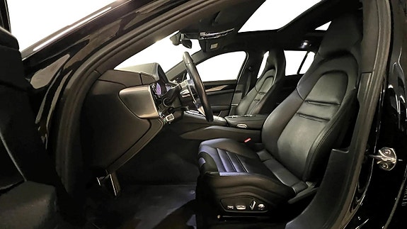 Porsche Panamera 4 11 of 25