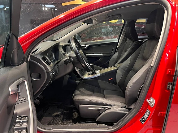 Volvo V60 23 of 30
