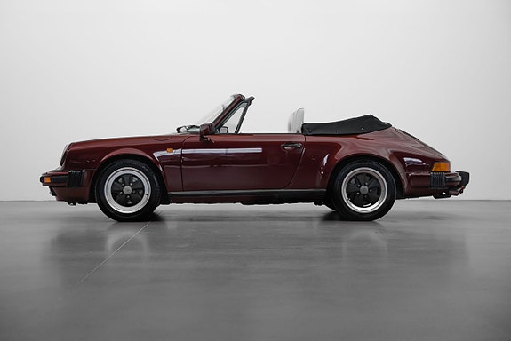 Porsche 911 Carrera 3 of 5