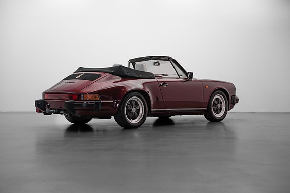 Porsche 911 Carrera 2 of 5