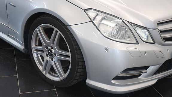 Mercedes-Benz E220 7 of 26