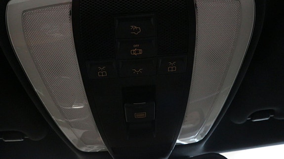 Mercedes-Benz E220 23 of 26
