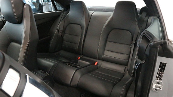 Mercedes-Benz E220 11 of 26