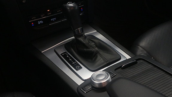 Mercedes-Benz E220 21 of 26