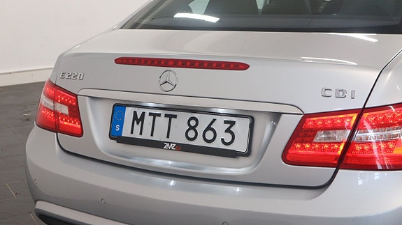 Mercedes-Benz E220 8 of 26