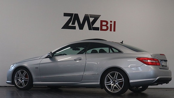 Mercedes-Benz E220 3 of 5