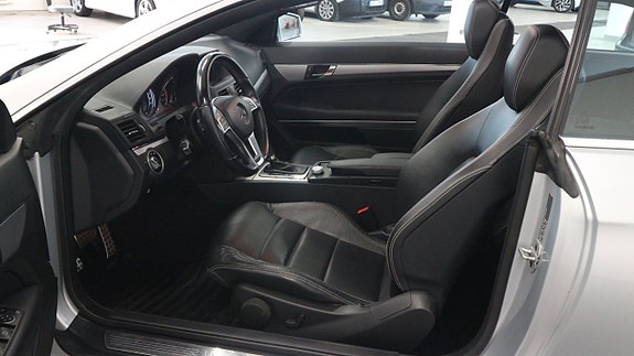 Mercedes-Benz E220 10 of 26