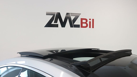 Mercedes-Benz E220 9 of 26
