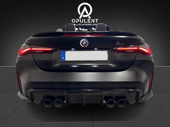 BMW M4 4 of 5