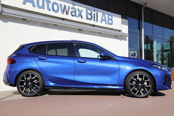 BMW 120 2 of 13