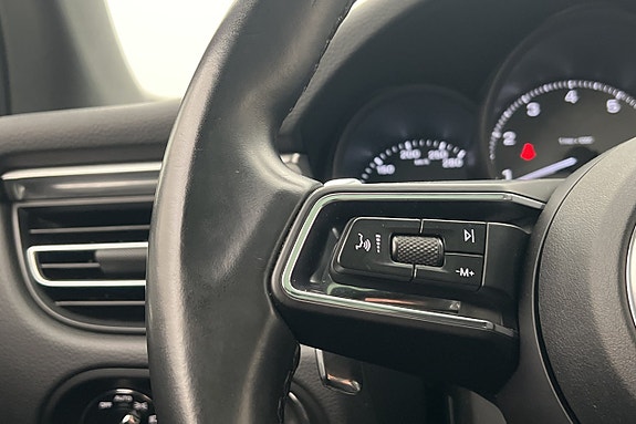 Porsche Macan S 18 of 30