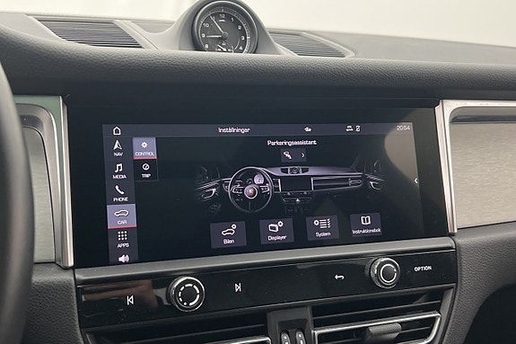 Porsche Macan S 30 of 30