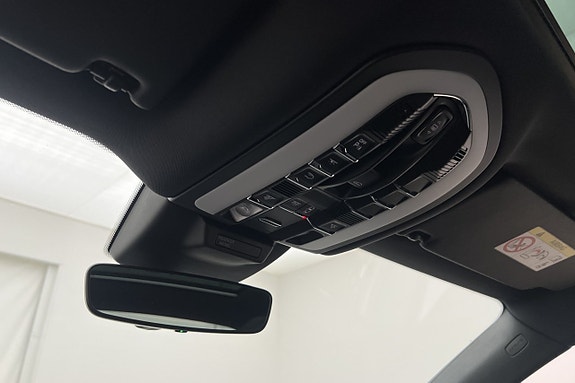 Porsche Macan S 25 of 30
