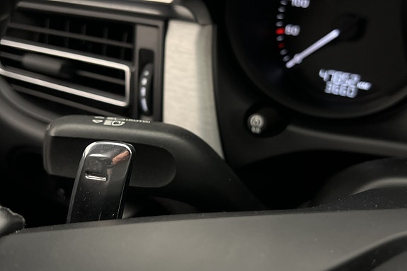 Porsche Macan S 17 of 30