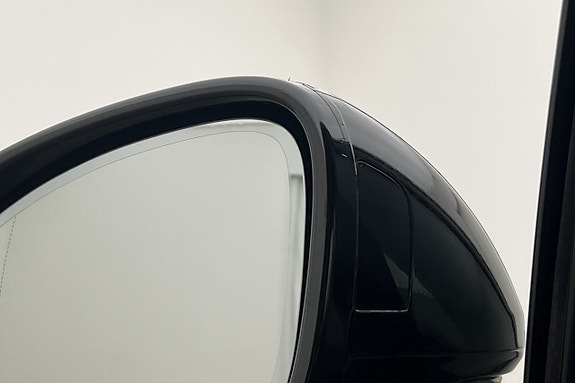 Porsche Macan S 10 of 30