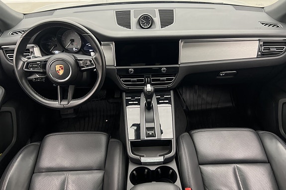 Porsche Macan S 13 of 30