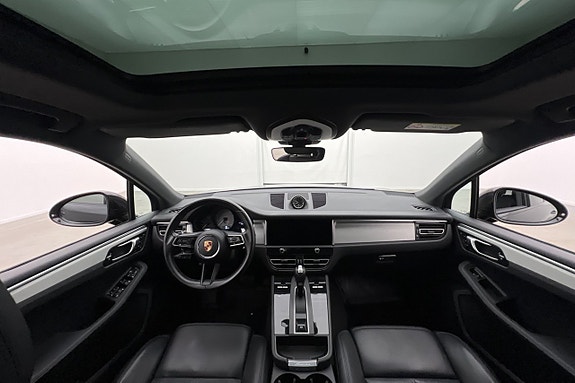 Porsche Macan S 12 of 30