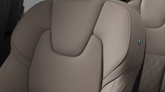 Volvo XC90 12 of 16